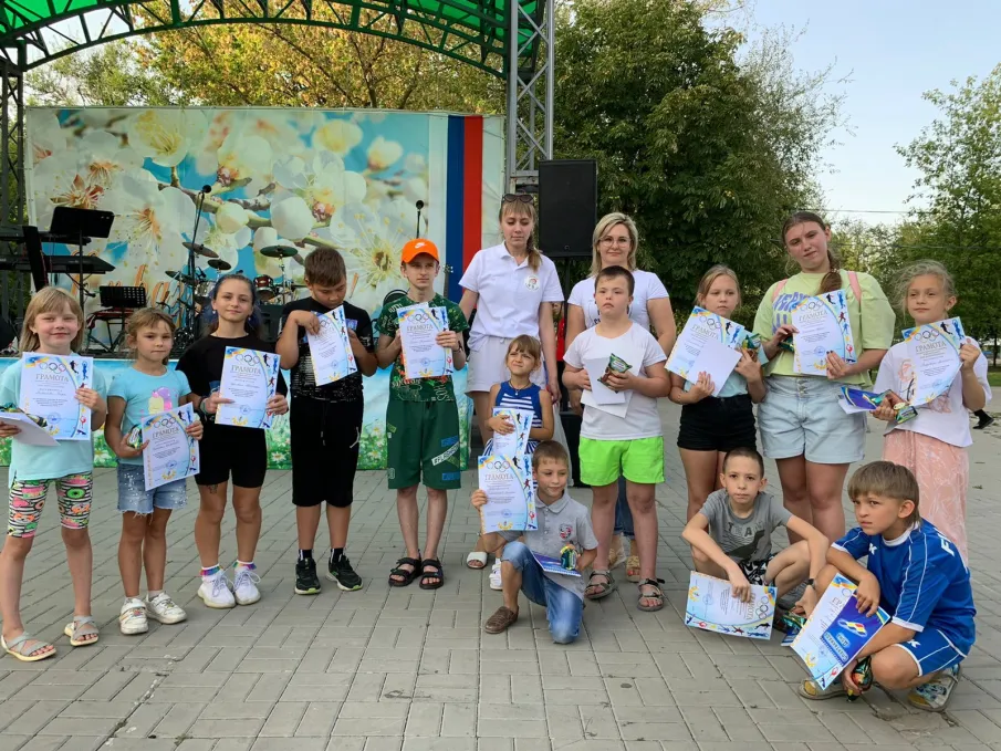 В Зверево прошла спортивно-развлекательная эстафета «Физкульт-Ура!»