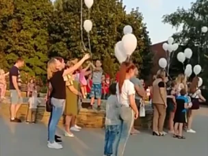 На площади  СКЦ «Маяк» г. Зверево прошла акция «Вместе против террора»
