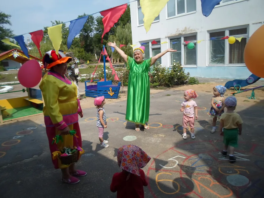 30 июля в ДОУ "Белочка" г.Зверево для детворы провели праздник  "Поиграй-ка с нами, Лето"