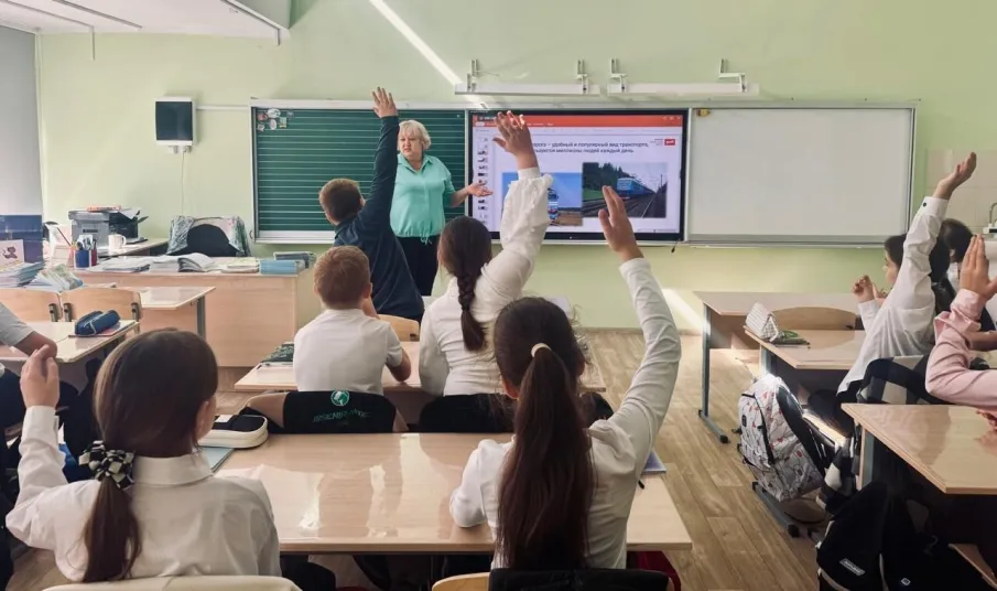 В  школы МБОУ СОШ №5 имени атамана М.И.Платова прошла беседа по безопасности на железной дороге