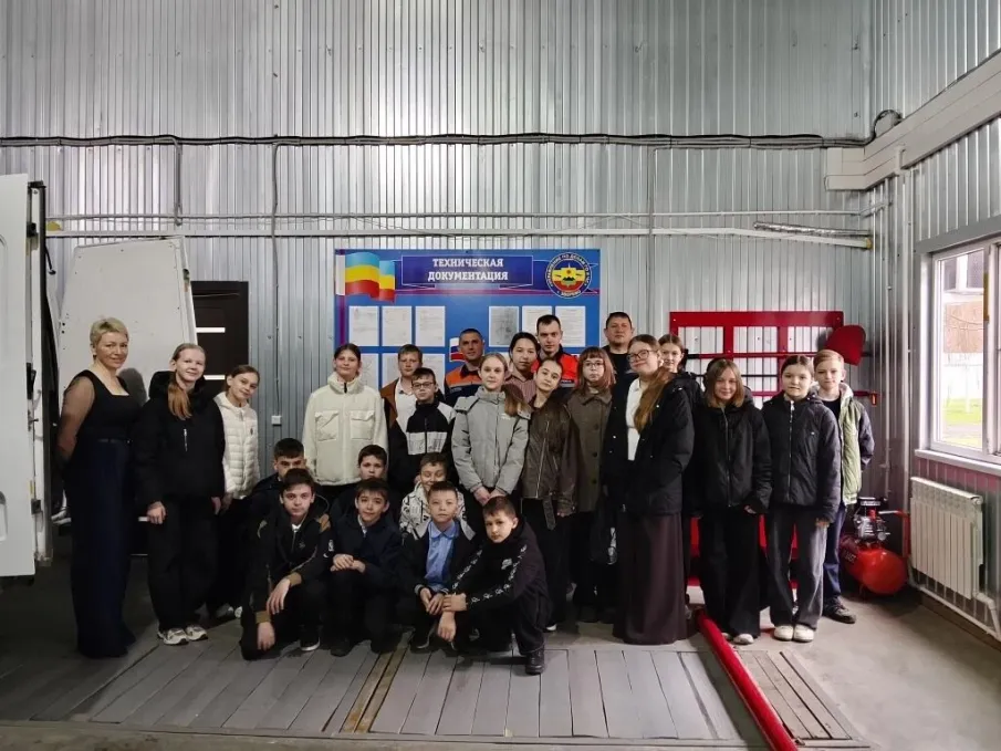 Школьников познакомили с профессией спасателя